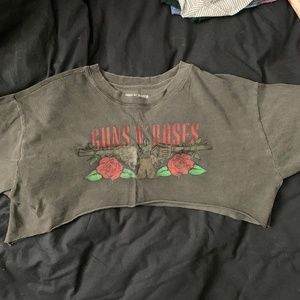 “Guns n roses” grey crop graphic tee